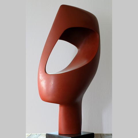 Passeur rouille, faïence patinée à la gomme laque, 2016,  h: 82 L: 41 l: 23